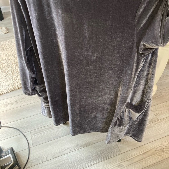 Beautiful and washable velvet fun oversized blazer. So cute!! Amayrillus size L - Picture 5 of 5